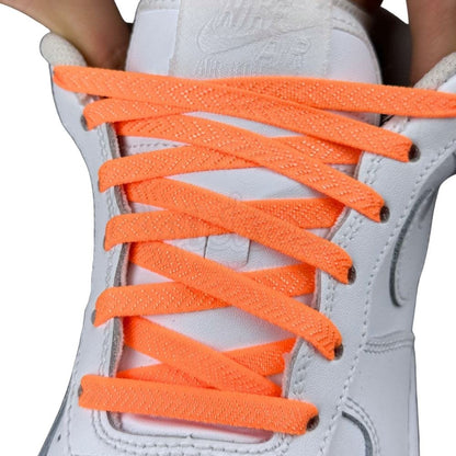 Elastische veters onzichtbaar strikken plat 8mm onzichtbare clipjes oranje met stretch uitgerekt