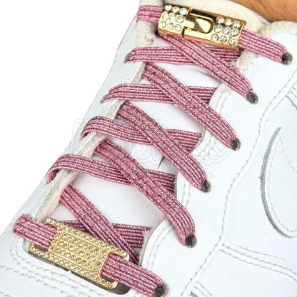 Elastische veters zonder strikken bling bling 6mm haak sluiting roze geregen in witte Nike Air Force 1