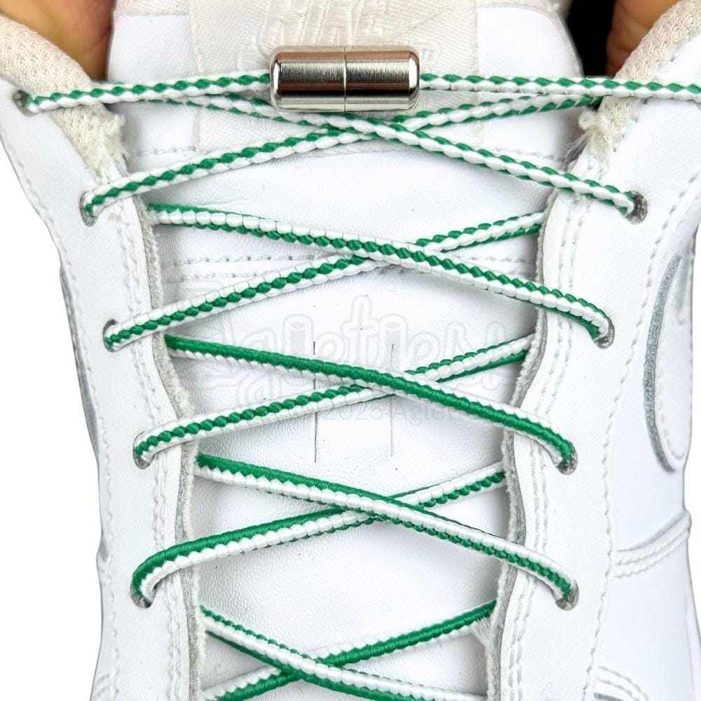 Elastische veters zonder strikken driehoek 3mm capsule sluiting wit groen met stretch uitgerekt