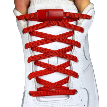 Elastische veters zonder strikken plat 6mm magnetische sluiting rood met stretch uitgerekt
