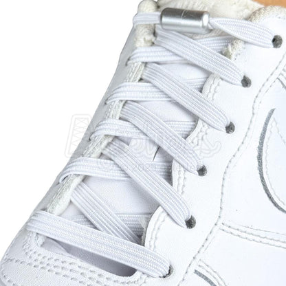 Elastische veters zonder strikken plat 7mm capsule sluiting wit geregen in witte Nike Air Force 1