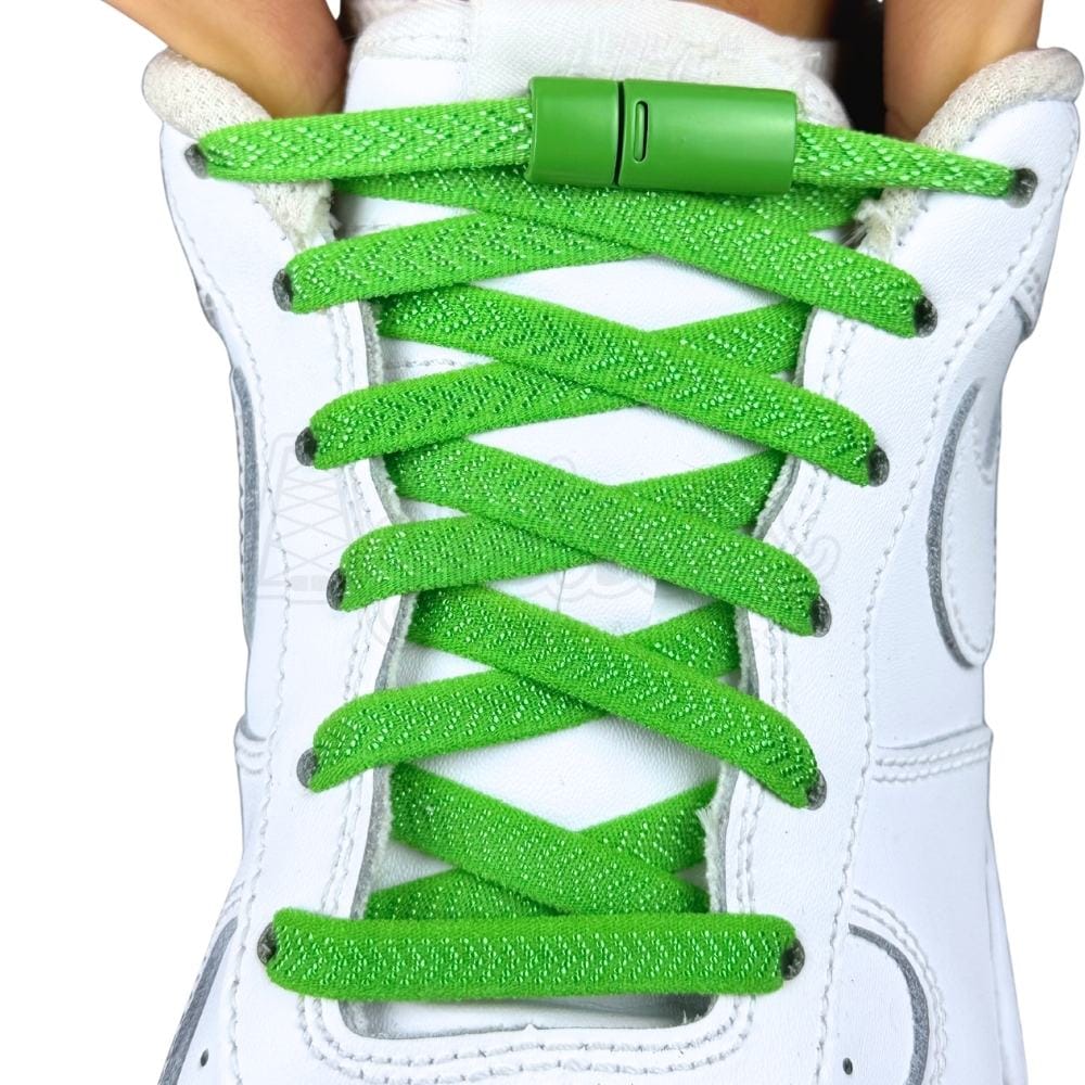 Elastische veters zonder strikken plat 8mm magnetische sluiting groen met stretch uitgerekt