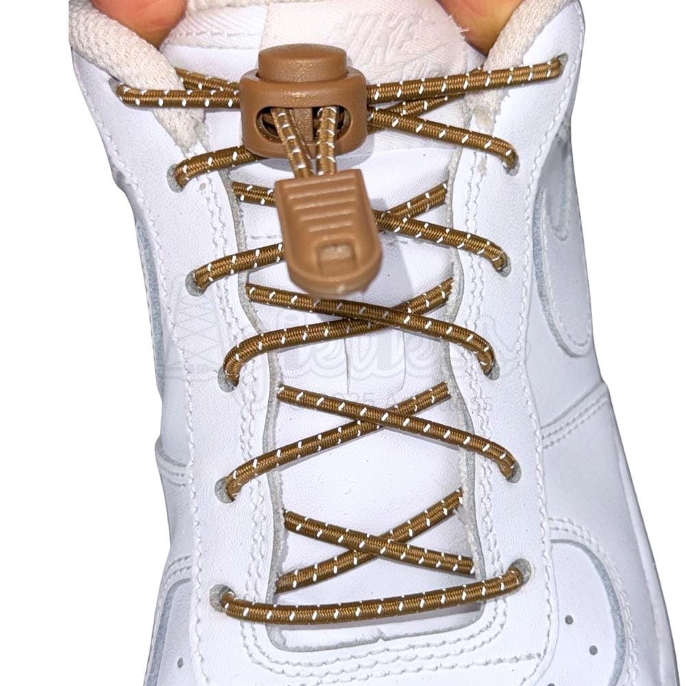 Elastische veters zonder strikken reflecterend 3mm lock sluiting bruin met stretch uitgerekt