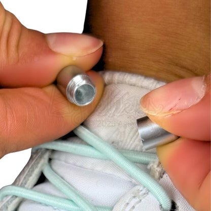 Elastische veters zonder strikken rond 3mm capsule sluiting lichtgroen detailfoto van hoe de sluiting werkt