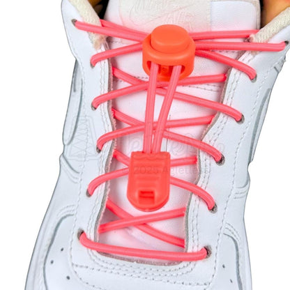 Elastische veters zonder strikken rond 3mm lock sluiting fluorescerend rood met stretch uitgerekt