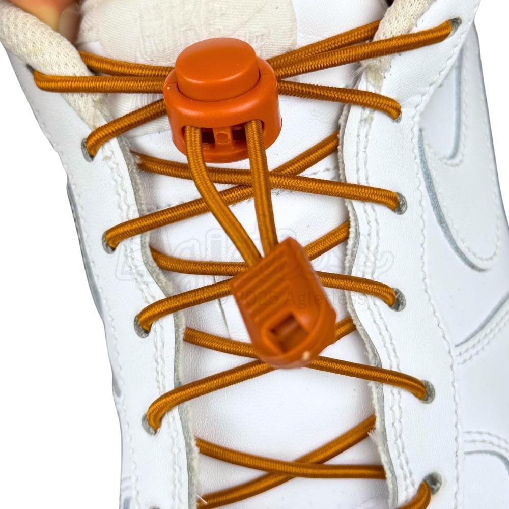Elastische veters zonder strikken rond 3mm lock sluiting lichtbruin met stretch uitgerekt